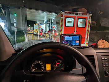 Landkreis Coburg: Rettungswagen müssen vor Notaufnahme Schlange stehen - Einsatzkräfte "stark gefordert"