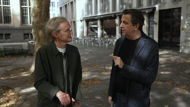 Auch Pierre M. Krause (links) offenbart im Gespräch mit Bastian Pastewka, welche Marotte eines TV-Moderators ihn irritiere.