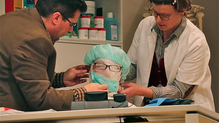 Szene aus "Wenn der Landarzt schläft""  Foto: Gerd Schaar