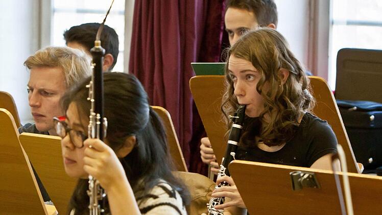 Impressionen von der Probenarbeit für das Mitmachkonzert des Landestheaters.Foto: Jochen Berger