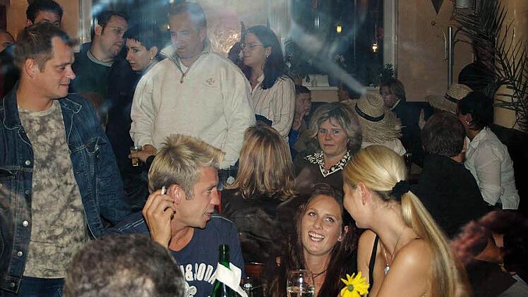 Schon das erste Herzogenauracher Kneipenfestival (damals hie&szlig; es Tamtam) lockte 2004 &uuml;ber tausend G&auml;ste in die beteiligten Lokale.  Foto: Archiv