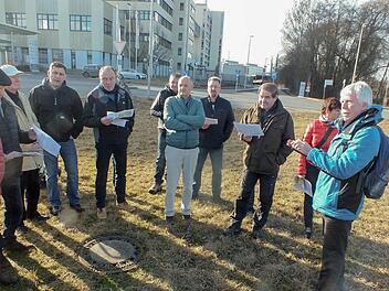 Bei der Begehung der geplanten Südumgehung Foto: Manfred Welker