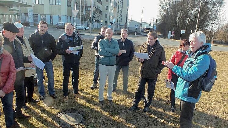 Bei der Begehung der geplanten Südumgehung Foto: Manfred Welker