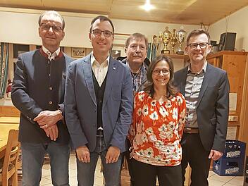 Der neue CSU-Vorstand wurde gewählt (v. l.): Reinhard Weber, Markus Heilmann, Raimund Dörfler, Sabine Hofmann und Jürgen Stöhr (Leutenbach).