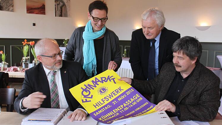 Der Lions Club Kronach Festung Rosenberg freut sich auf den Flohmarkt am 21. März: Präsident Michael Rosenberger, Vizepräsidentin Daniela Wölfel, Medien-Beauftragter Roland Raithel und Organisator Jörg Detsch. Foto: Veronika Schadeck