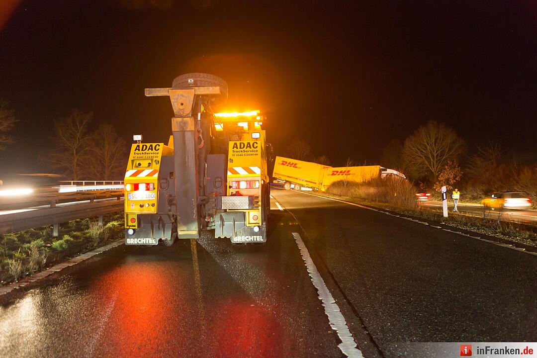 Südwesttangente Fürth: Lkw durchbricht Leitplanke