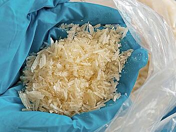 Weil er immer wieder die Teufelsdroge Crystal konsumierte, musste sich ein Kulmbacher vor Gericht verantworten.  Symbolfoto: Arno Burgi/dpa