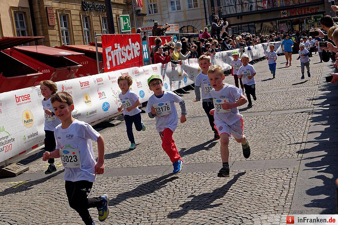 Weltkulturerbelauf 2017 in Bamberg: Der Zieleinlauf am Maxplatz
