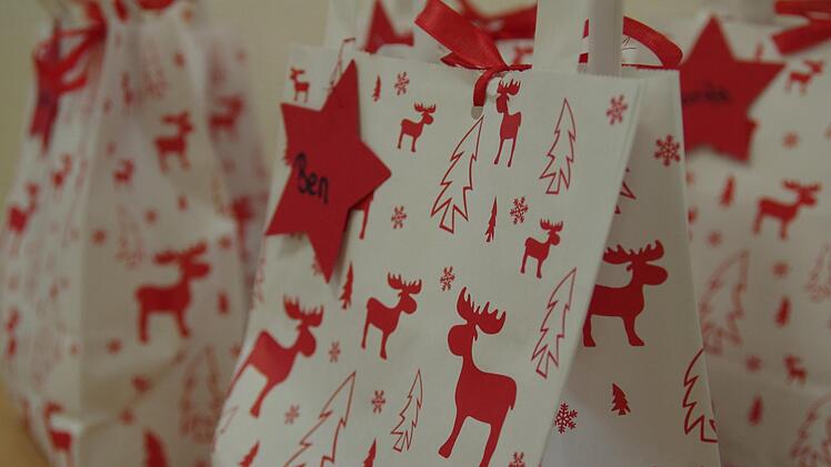 Der Nikolaus besuchte die Petra-Döring-Schule in Kronach. Foto: Marco Meißner