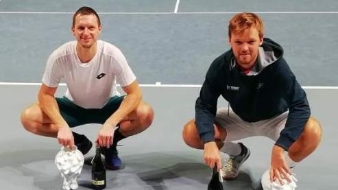 So sehen Sieger aus: Filip Polasek und Kevin Krawietz und triumphierten beim ATP-Challengerturnier in Budapest. Foto: privat