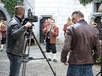 Fernsehaufnahmen mit OHM. Der Orchesterleiter immer im Fokus der Kameras. Fotos: Karl-Heinz Hofmann