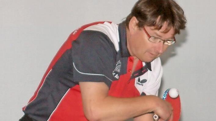 Der TTC Au bleibt in der Bezirksklasse B ungeschlagen. Beim jüngsten 9:3-Sieg gegen den TSV Stockheim II war ihr Spitzenspieler Frank Seiz (Bild) in seinen zwei Einzeln und im Doppel mit Michael Boxdörfer nicht zu bezwingen.  Foto: Hans Franz