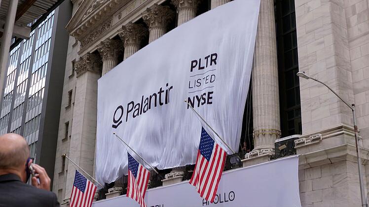 Seit 2023 ist Palantir an der Börse gelistet. Alleine im vergangenen Jahr vervierfachte das Unternehmen seinen Wert.