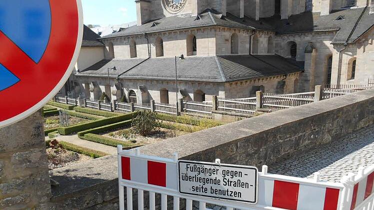 Auch Parken geht hier aus Sicherheitsgründen nicht mehr.Foto: Walter Hanslok
