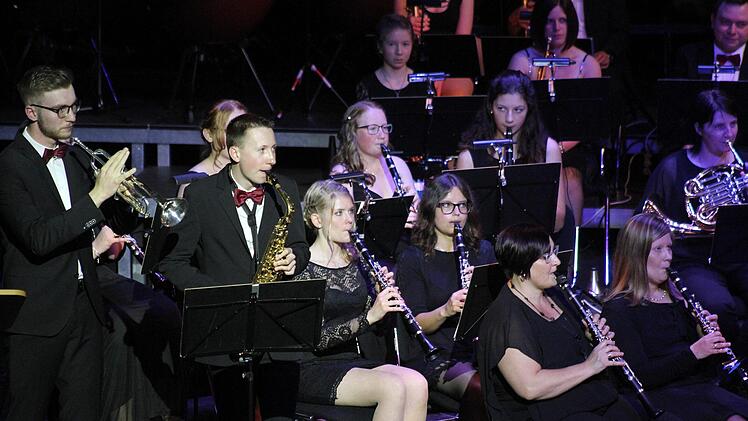 Das Sinfonische Blasorchester Kasendorf sorgte in der Stadthalle  für einen musikalischen Hochgenusse und verzauberte das Publikum mit Blasmusik höchster Güte. Foto: Sonny Adam