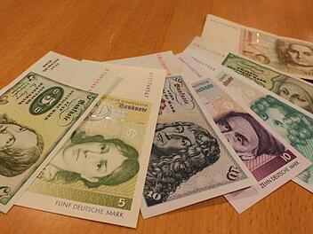 Alte Banknoten im Wert von 5,9 Milliarden D-Mark sind aktuell noch im Umlauf. Jutta Rudel