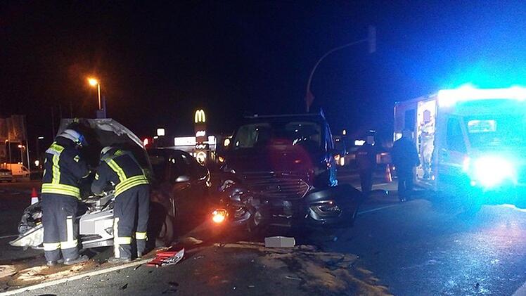 Bei einem Unfall in He&szlig;dorf ist ein Autofahrer verletzt worden. Foto: Freiwillige Feuerwehr He&szlig;dorf