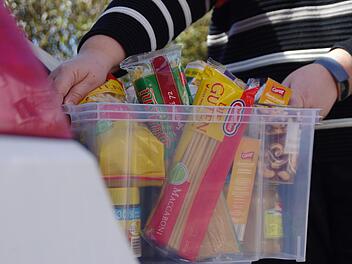Seit vergangener Woche steigt in Kronach die Nachfrage nach haltbaren Lebensmitteln und Hygiene-Artikeln. Foto: Marco Meißner