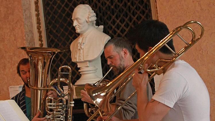 Das Philharmonische Blechbläserquintett des Landestheaters begeisterte beim"Concert for Kids" im Spiegelsaal. Foto: Jochen Berger