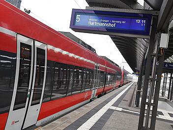 Noch ist die bessere Nahverkehrsanbindung für Bamberg nur Wunschdenken. Auch im neuen S-Bahn-Halt Süd soll die S 1 aus Nürnberg nur einmal pro Stunde stoppen. Die Stadt drängt zudem dringend auf eine beidseitige Erschließung des versprochenen Halts.  Sie ist laut Christian Lange (CSU) noch nicht gesichert.  Ronald Rinklef