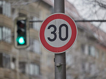 Tempo 30 in Innenstädten gefordert