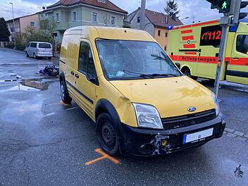 Verkehrsunfall zwischen Motorroller und Transporter in Neustadt bei Coburg