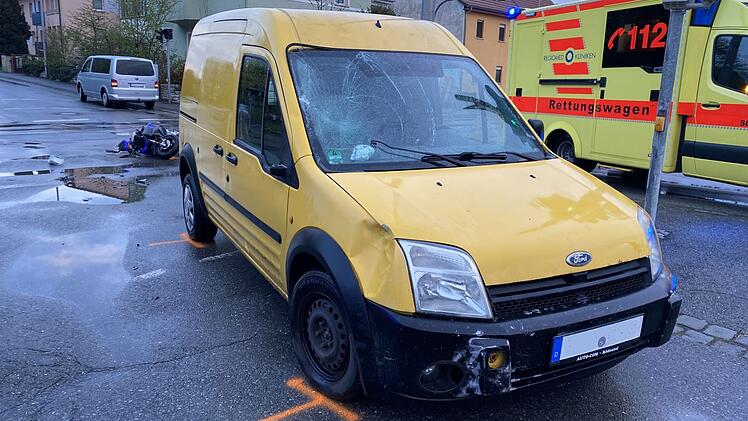 Verkehrsunfall zwischen Motorroller und Transporter in Neustadt bei Coburg