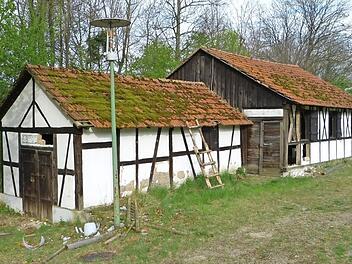 So sah der einstige Eiskeller bei Kremmeldorf nach den Übergriffen der Vandalen aus. Foto: privat