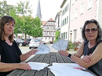 Mia Hochrein und Ingrid Samland hoffen auf viele Dialektwörter beim Wörgschobb frängisch.