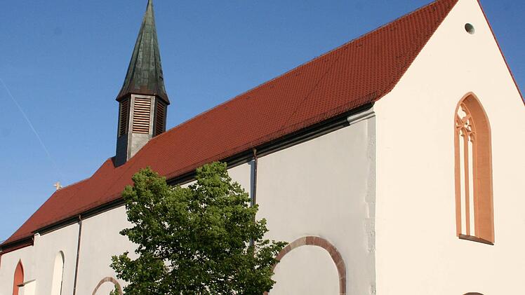 Die Kirche in Frauenroth. In dem Ort wohnten mit Stichtag 1. Januar 161 Personen. In der Gemeinde Burkardroth sind die Einwohnerzahlen rückläufig, die Geburtenrate dagegen stabil.Werner Vogel/Archiv