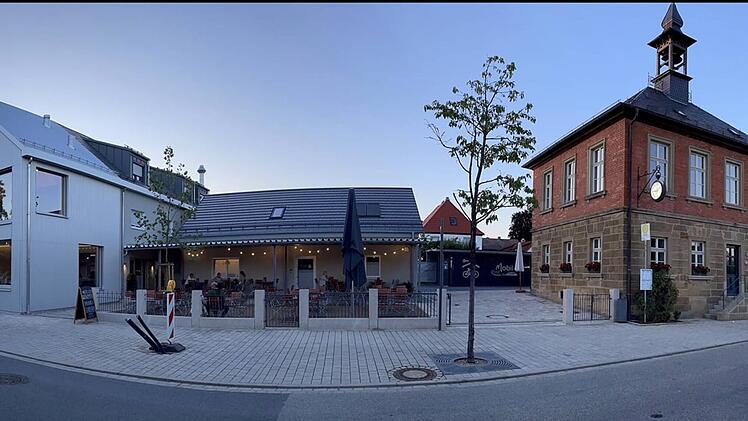 Gundelsheim: Gemeinde betreibt erfolgreiche Gaststätte "Spezerei" - Bürgermeister bedient