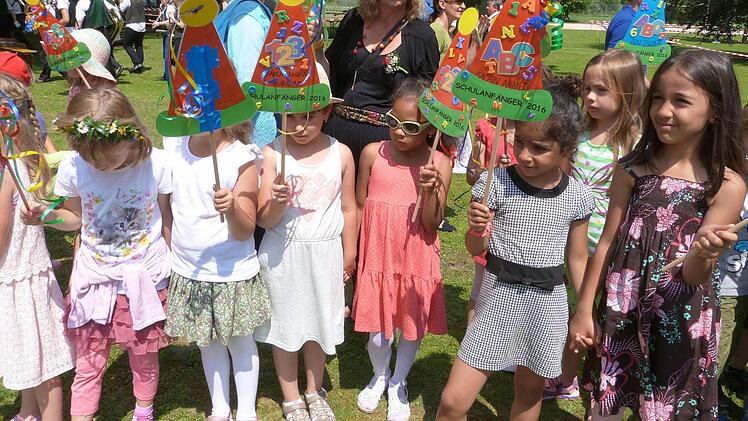Die Mainleuser Schule feierte am Samstag ein wunderschönes Wiesenfest. Foto: Werner Reißaus