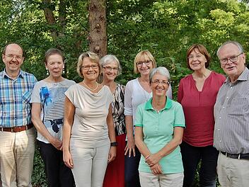 Vorstandsmitglieder der beiden Hospizvereine Bad Kissingen und Schweinfurt mit ihren Vorsitzenden Reinhard Höhn (rechts) und Johannes Mühler. Foto: Sigismund von Dobschütz