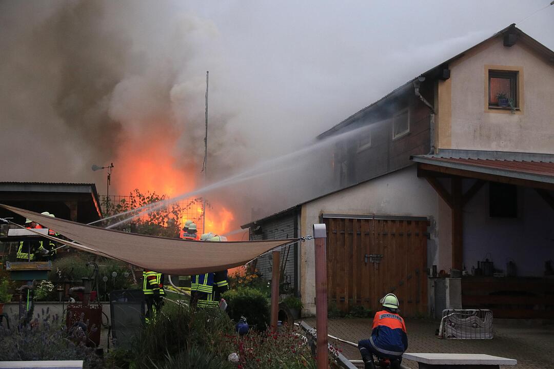 Werkstatt im Gemeindegebiet Scheßlitz geht in Flammen auf