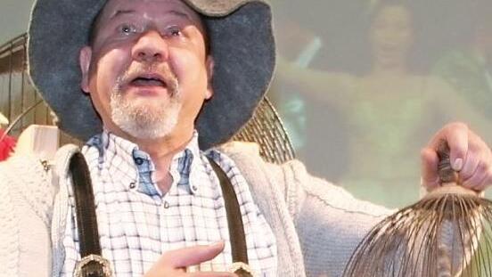 Legendär: die Auftritte des Gesangvereins Schlüsselfeld bei den GTF-Prunksitzungen. Im Bild Werner Zink als Vogelhändler Foto: Evi Seeger/Archiv