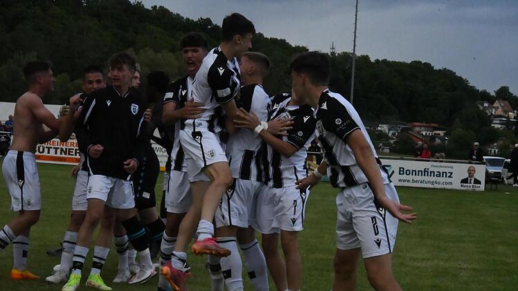 PAOK Saloniki bejubelt den Turniersieg. Foto: Hopf