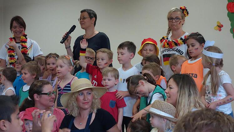 Viel gesungen wurde beim Sommerfest des Kinderhauses.  Foto: privat
