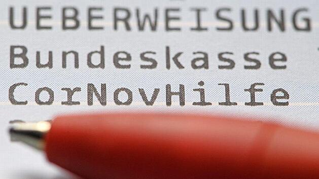 Das System der Corona-Unterstützung soll einfacher, die Hilfen erweitert werden. Das dürfte Milliarden kosten.  Foto: Michael, dpa