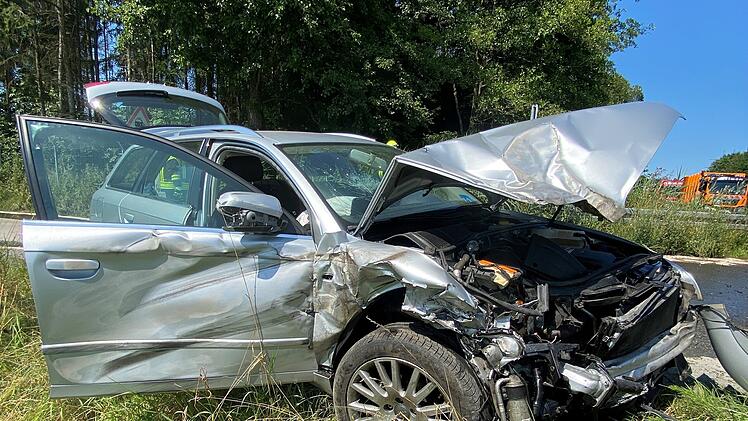 Traktor-Unfall auf der B303