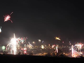 Ein Blick vom Treibweg auf Höchstadt in der Silvesternacht. Foto: Andreas Dorsch