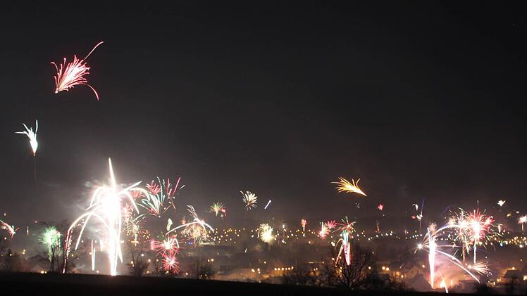 Ein Blick vom Treibweg auf Höchstadt in der Silvesternacht. Foto: Andreas Dorsch
