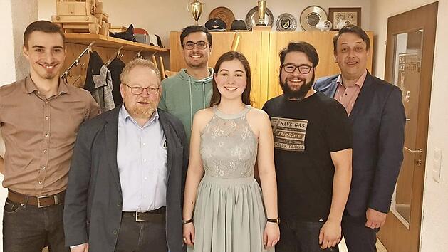 Beim Jahresempfang (v. l.): Richard Schmidt (Bürgermeisterkandidat Hausen), Klaus Adelt (MdL), Martin Leipert (stv. Vorsitzender SPD Gräfenberg), Tina Falkner (Vorsitzende SPD Weißenohe), Paul Wichtermann (Vorsitzender Jusos Kreis Forchheim) und Reiner Büttner (SPD-Landratskandidat)  Foto: privat