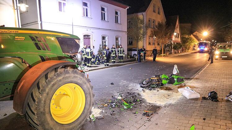 Traktorfahrer übersieht Motorradfahrer