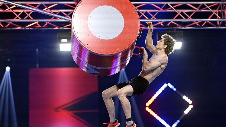 Philipp Göthert, Last Man Standing von 2023, absolvierte die Vorrunde zwar als Schnellster, an der endlosen Himmelsleiter schmierte er aber ab und wurde "nur" Tageszweiter.