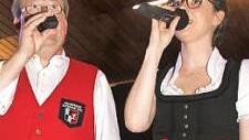 Hermann Horner und Stephanie Herold setzten mit ihren Gesangseinlagen der b&ouml;hmischen Musik die Krone auf.