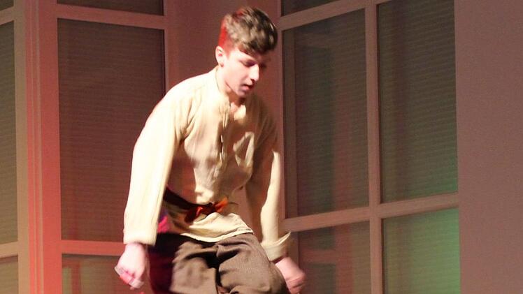 Zum Seilspringen auf dem Ball gehört viel Übung - Jugendliche des "Puckenhofs"     Foto: Evi Seeger