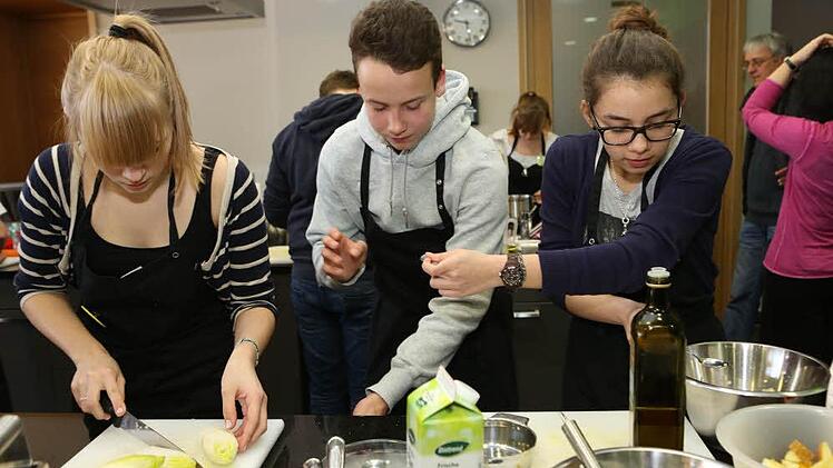 Impressionen vom ersten Kulmbacher Kochduell der Schulen Foto: Barbara Herbst