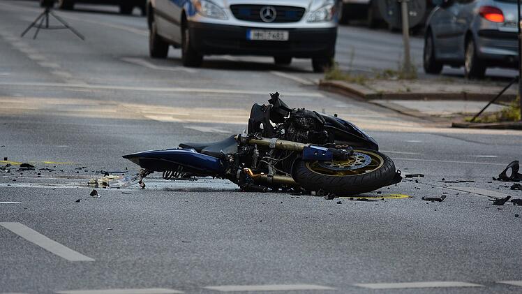 Motorrad Unfall: Vollsperrung auf A73