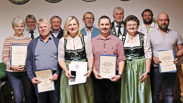 Ehrungen standen in der Generalversammlung beim Schützenverein Edelweiß Poxdorf an.