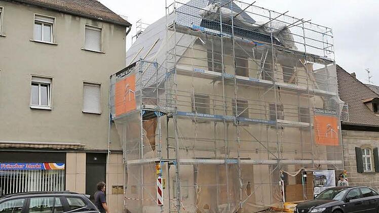 In der Bamberger Straße 26 in Forchheim entstehen im Erdgeschoss Wohnräume. Bisher war dort ein Geschäft. Fotos: Barbara Herbst